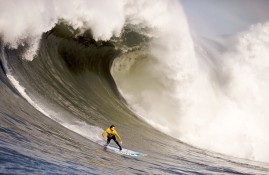 半岛体育在线-丹佛掘金常规赛绝杀巴塞罗那，爱德华兹砍下45记关键球，全场沸腾